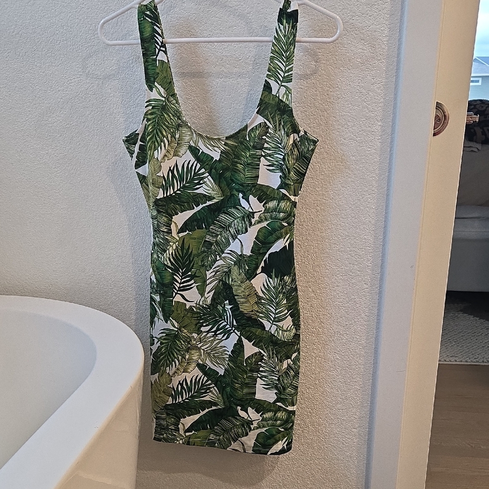 H&M Green Leaf Print Mini Dress